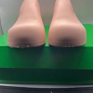 Bottega Veneta size 40, Pink Rubber Puddles, in good condition